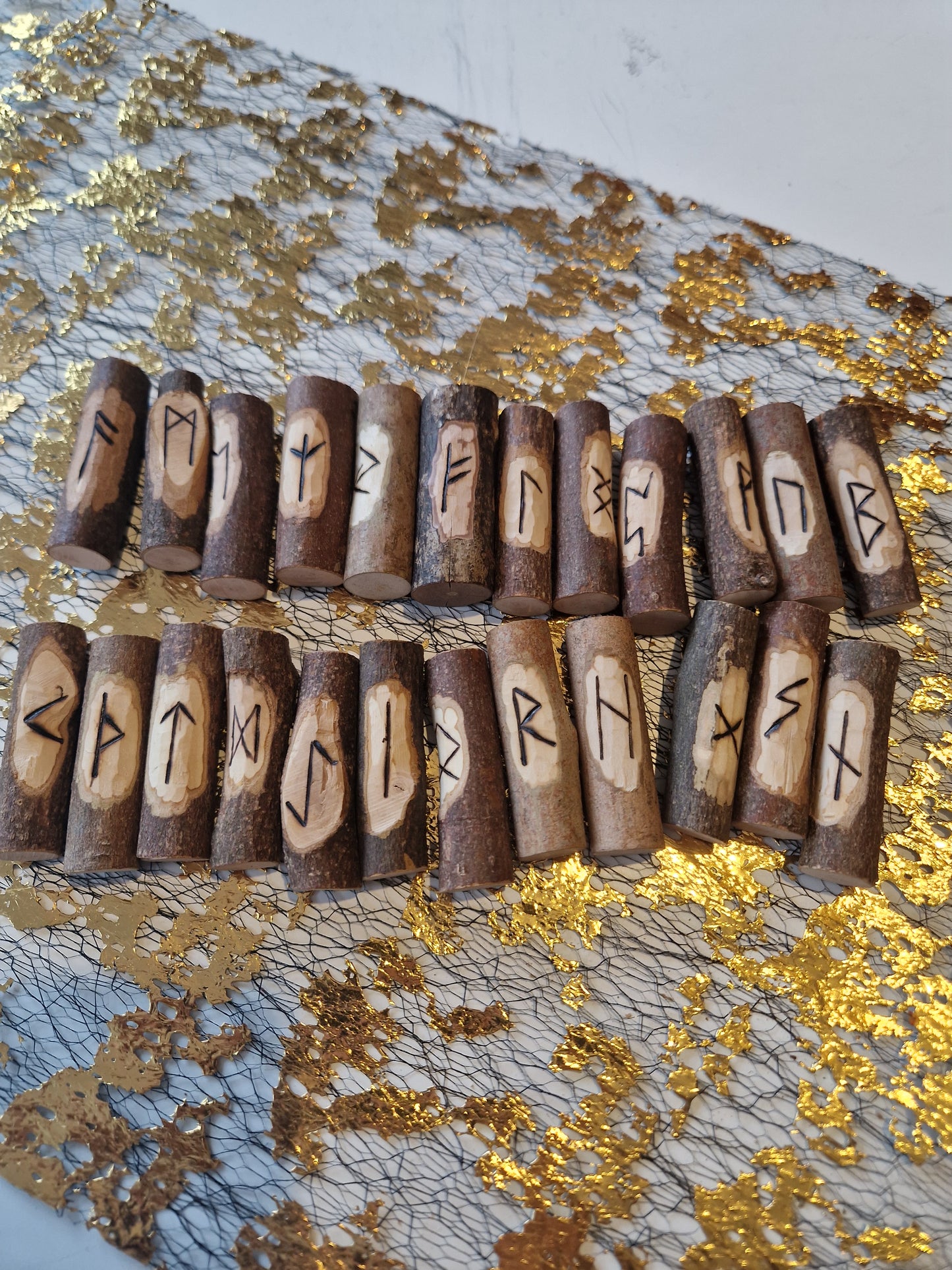 Runenorakel/ Holzstäbe