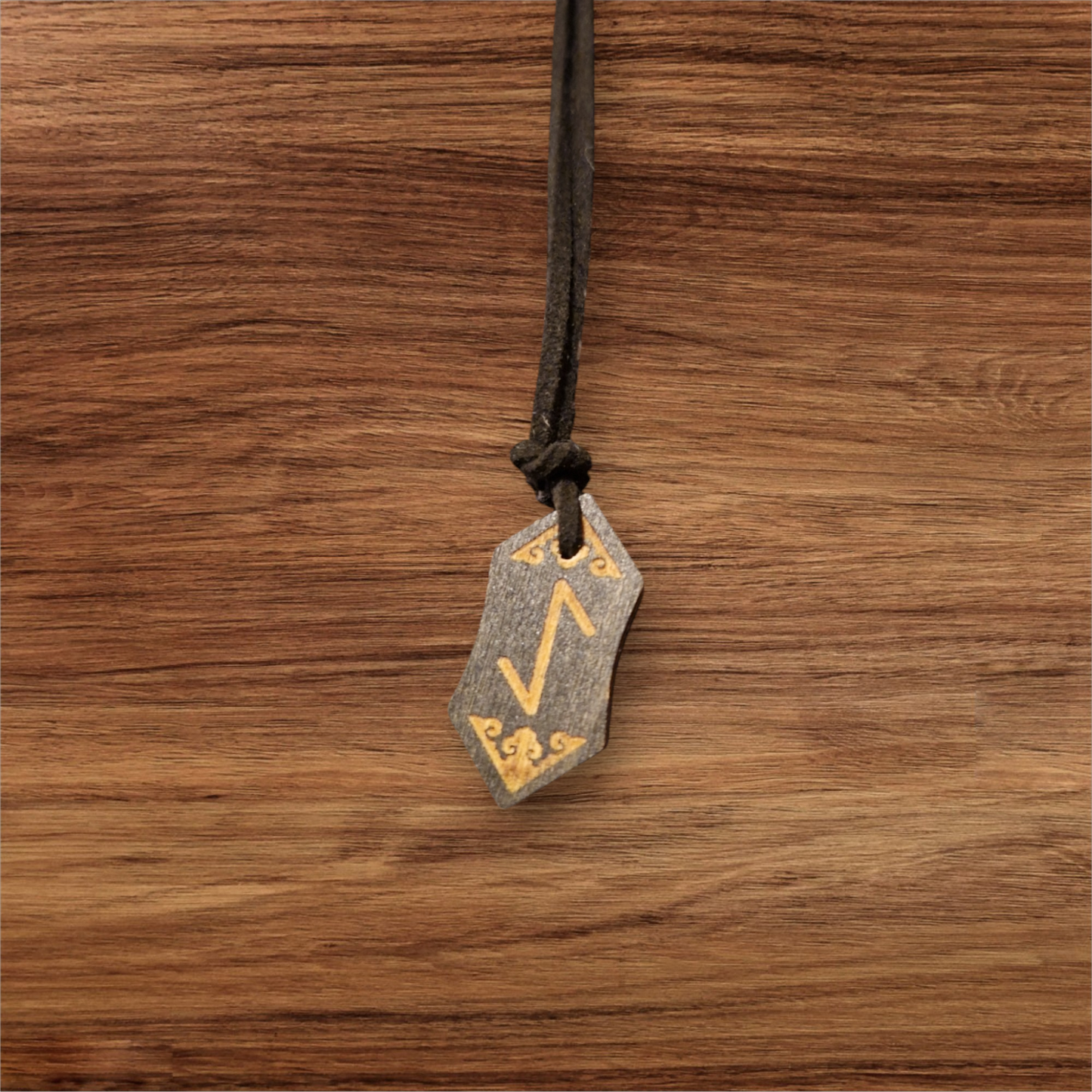 Runenketten aus Holz