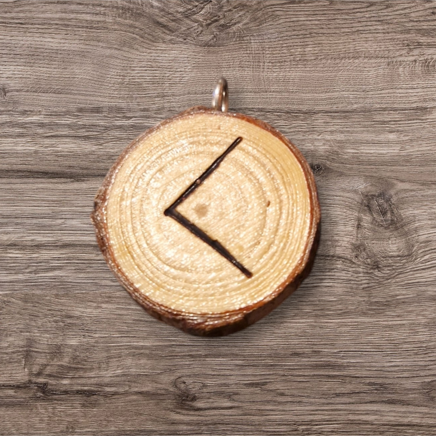 Runenketten aus Holz