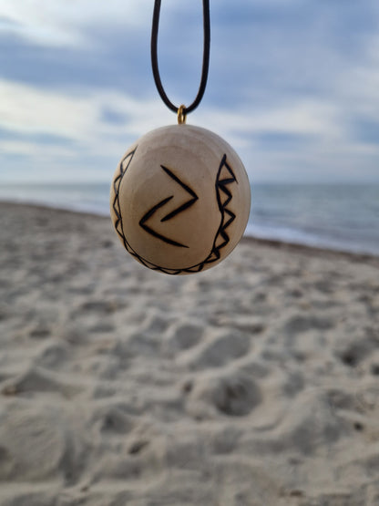 Yule- Baumkugeln mit Runen