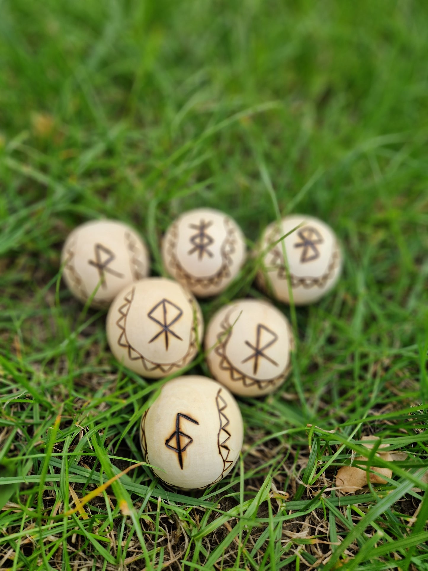 Baumkugeln mit Binderune