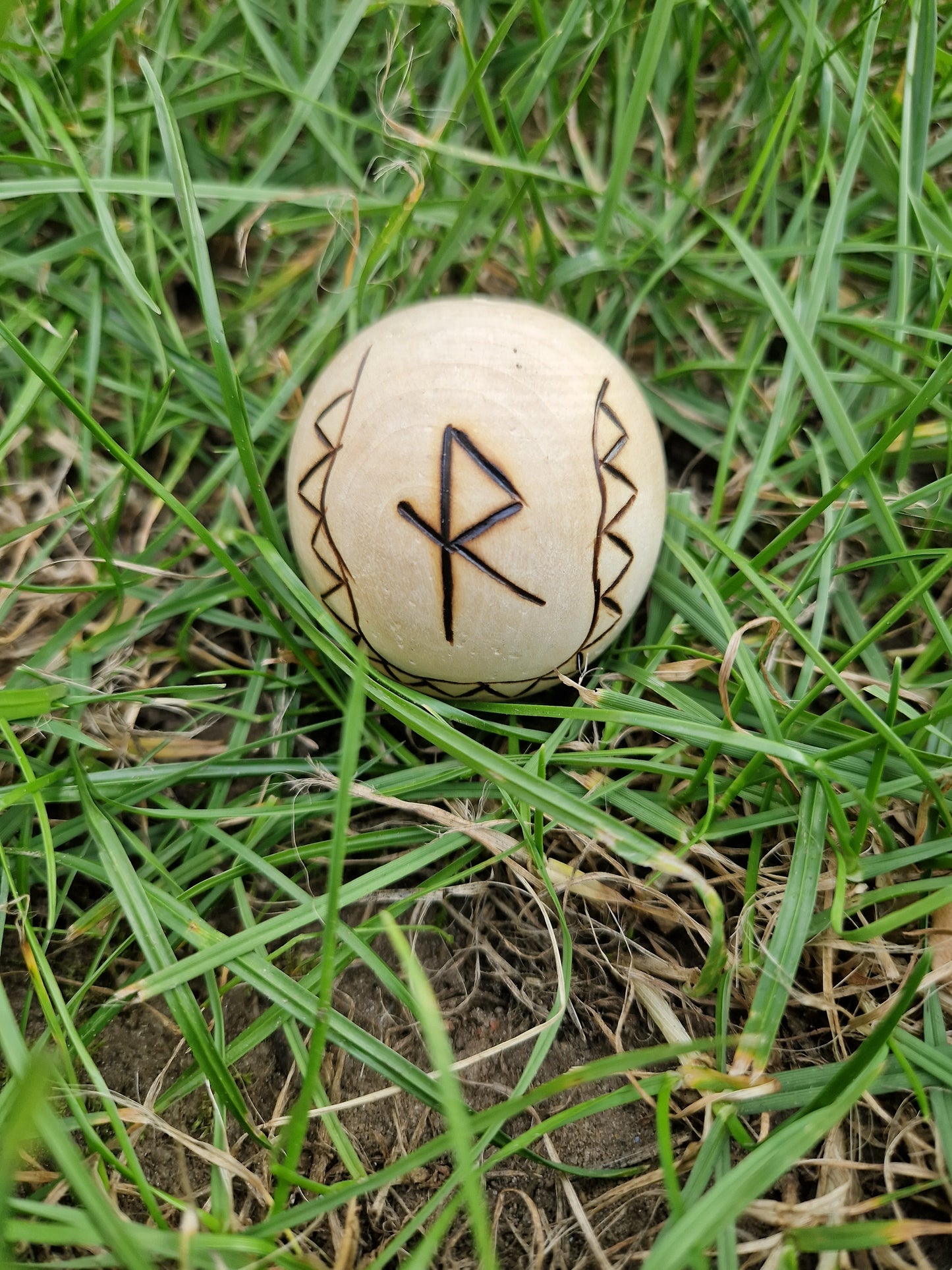 Baumkugeln mit Binderune