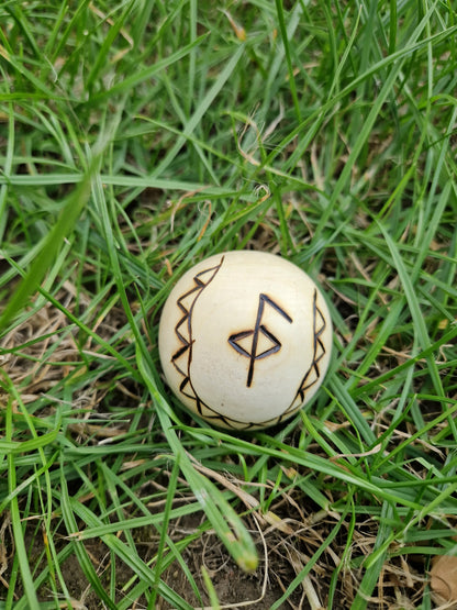 Baumkugeln mit Binderune